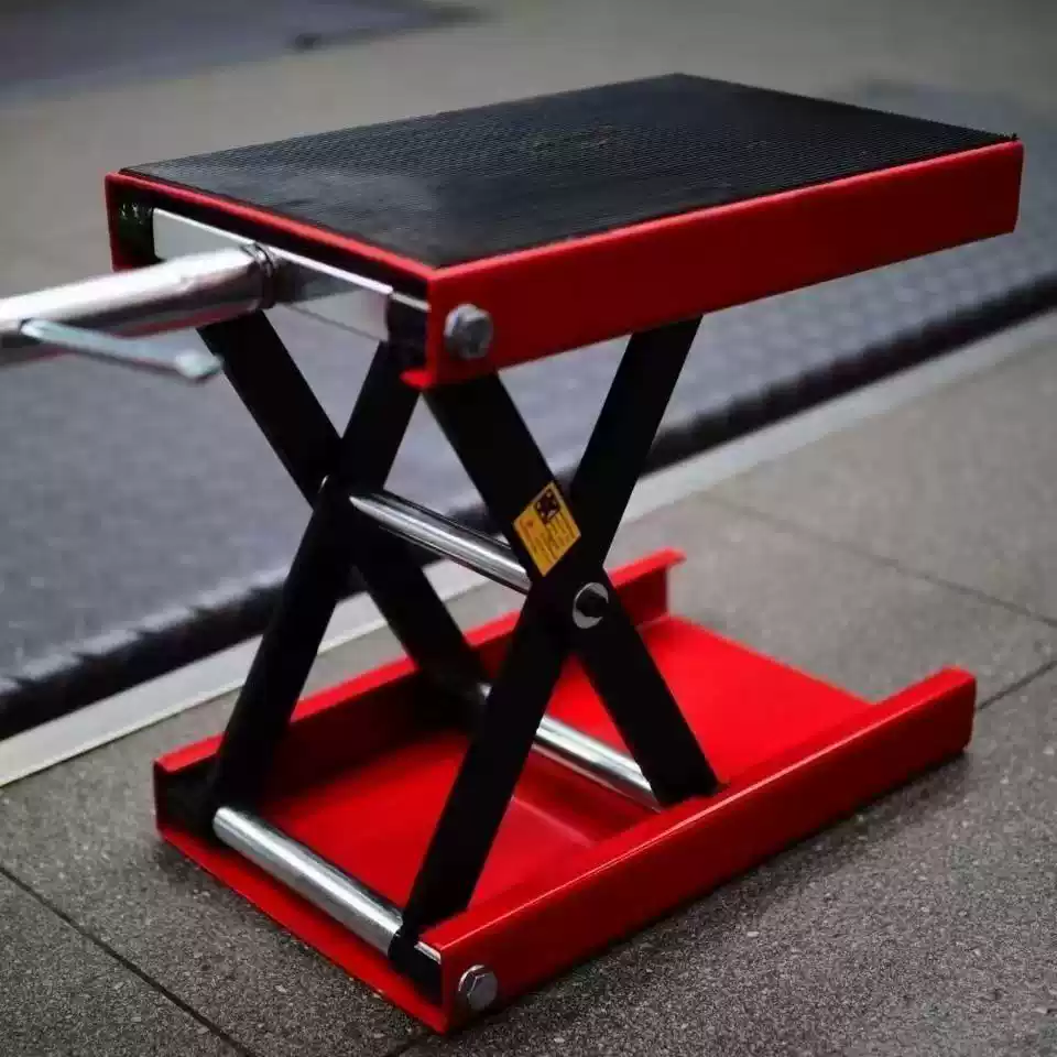 رافعة مقصية للدراجات النارية ب - مراجعة Workshop Tools Bench وسعره